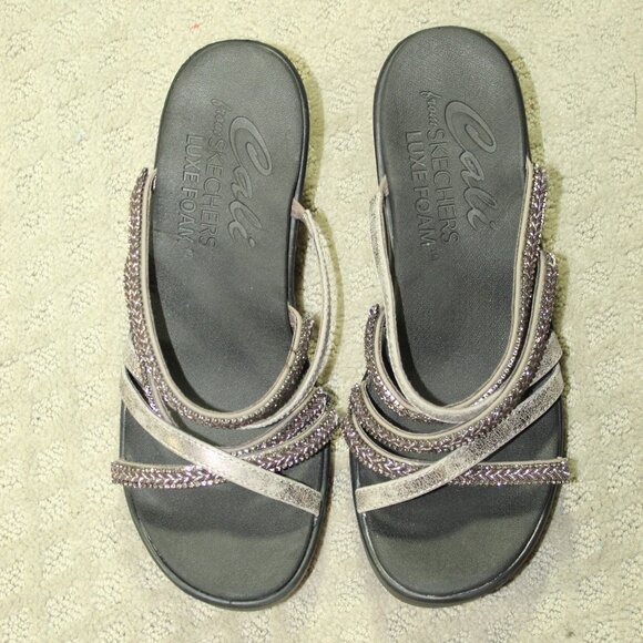 NWOT Cali Skechers Luxe Foam Women's 10 Beaded Silver Slip On 2.75" Wedge Heels - Picture 2 of 7